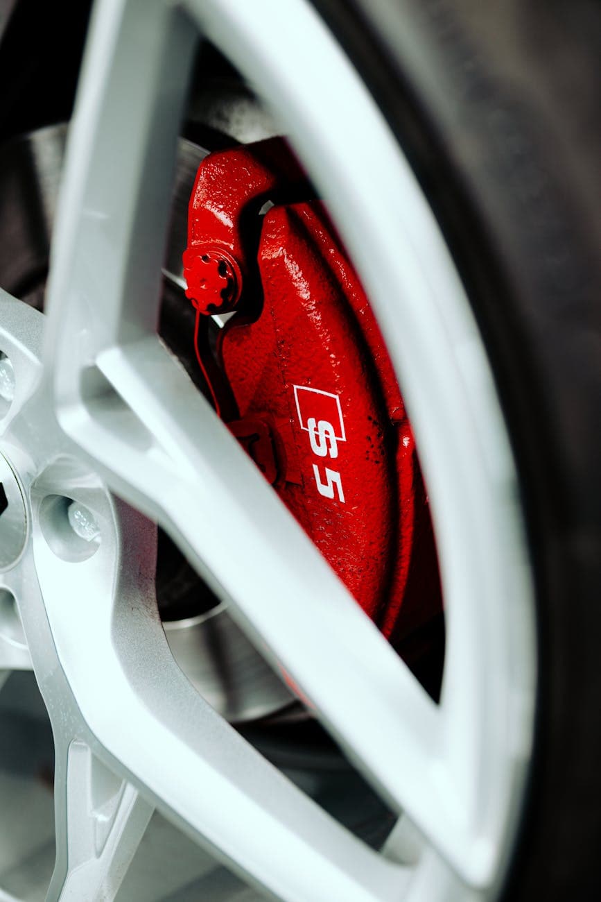 Brzdová kapalina ubývá: co to znamená