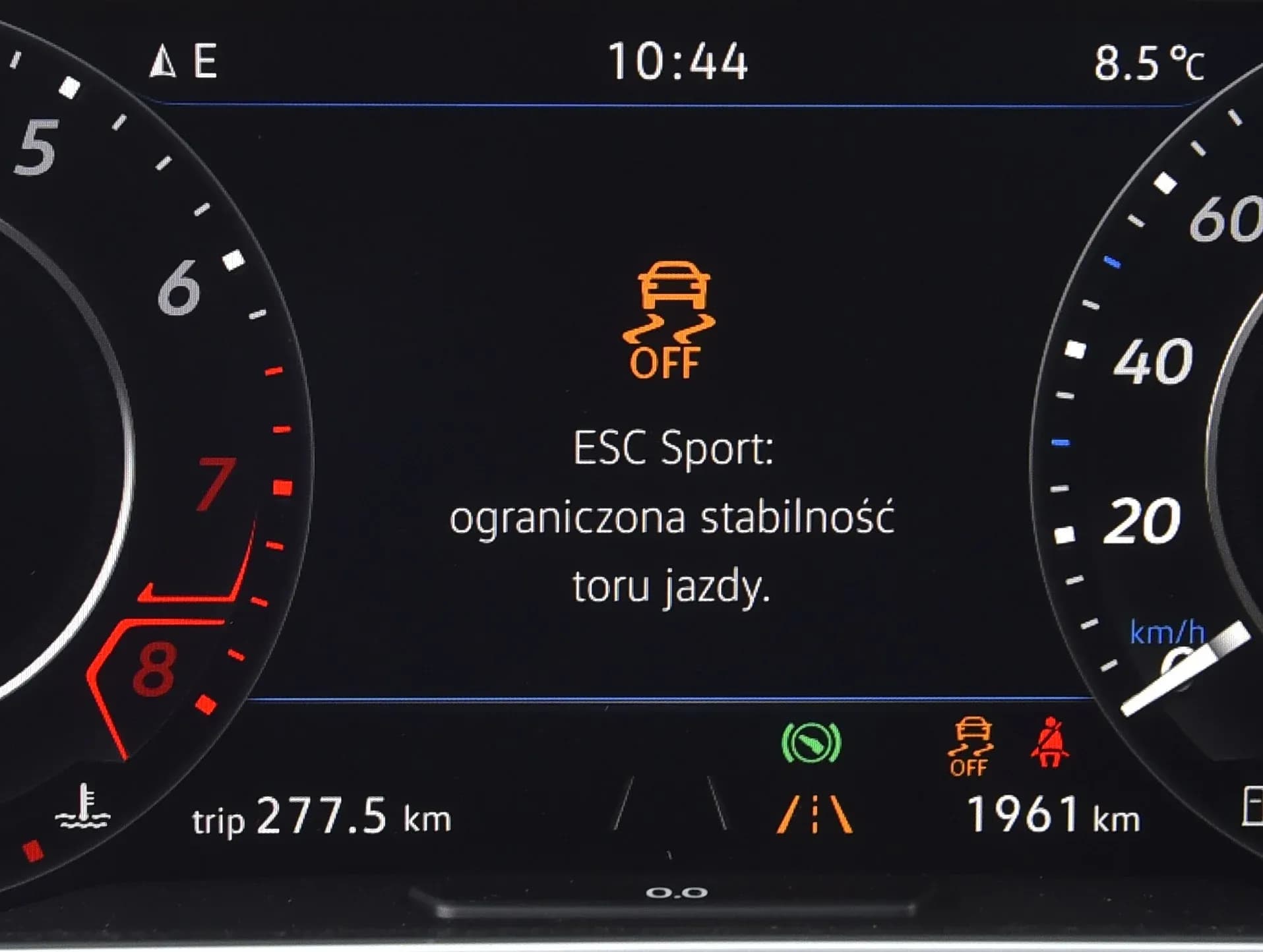 Rozsvítila se kontrolka ESP? Kdy je to normální a kdy už jde o závadu