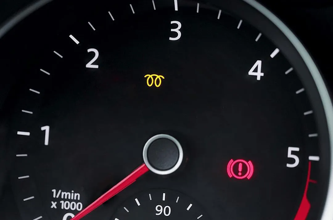 Rozsvítila se kontrolka žhavení? Co to znamená a kdy už raději nejet dál